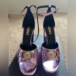 Authentic Versace Logo Platform Metallic Pink New.9.5 US/40. Ankle Strap Sandal